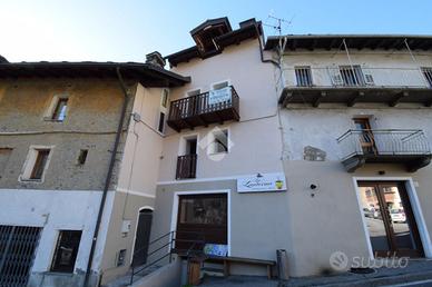 2 LOCALI A CHÂTILLON