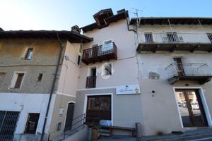 2 LOCALI A CHÂTILLON