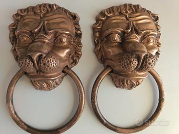 Pomello/Batacchio in Ottone Testa di Leone Vintage