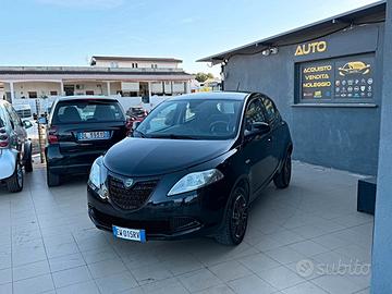 Lancia Ypsilon 0.9 TwinAir 85 CV 5 porte Metano Ec