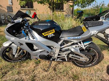 Yamaha R1 2001  44.000 km