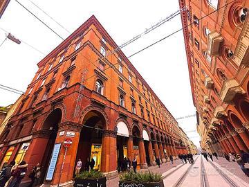 Appartamento di 140 m² con 4 locali a Bologna