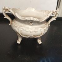 piccolo vasetto in ceramica bianca marcato Bassano