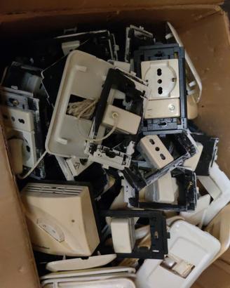 materiale elettrico 