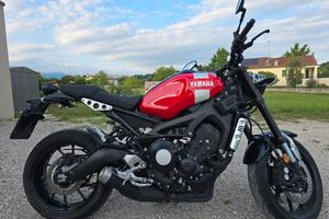 YAMAHA XSR 900