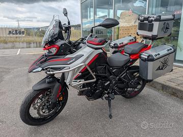 Benelli 750 TRK 702 X