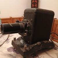 Proiettore vintage per diapositive a striscia