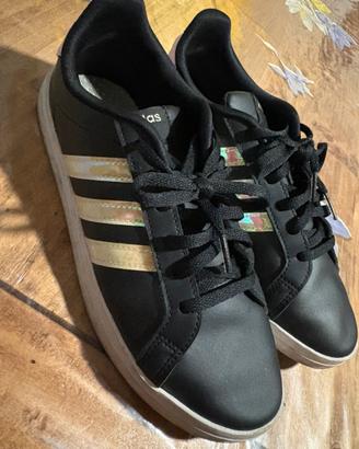 Sneakers Adidas Courtpoint nere numero 39 1/3