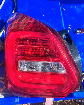 Faro Suzuki Swift Hybrid 2021