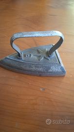 ferro da stiro vecchio vintage collezione