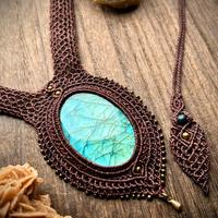 Collana in Macramè con Labradorite blu