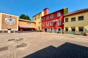 Palazzo / Stabile di 2963 m² con più di 5 locali a