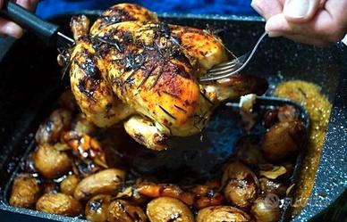 Pentola per cottura a induzione, con rivestimento 