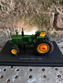 modellino trattore 