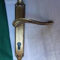 Maniglia in bronzo per porta