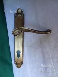 Maniglia in bronzo per porta