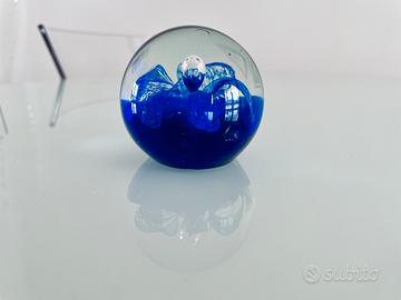 Sfera in vetro di murano con fiore blu