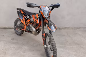 KTM EXC250 2T (2015) + carrello porta moto 3 posti