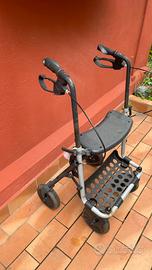 Deambulatore rollator pieghevole con seduta