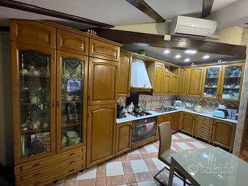  Cucina Scavolini in legno di castagno