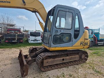 Escavatore Komatsu PC60-7 CON LAMA