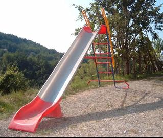 Scivolo da giardino
