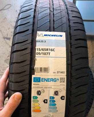 MICHELIN AGILIS 3 215/65 R16 109/107T