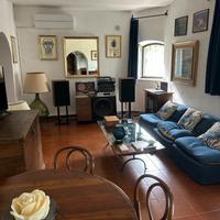 Casa indipendente con giardino