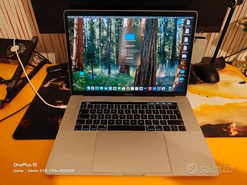 MacBook Pro 15 2018. i7-32Gb RAM-rx560x Trattabile