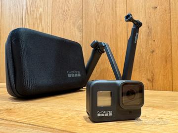 GoPro Hero 8 Black con accessori originali