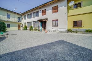 AMPIO TERRATETTO CON GIARDINO!