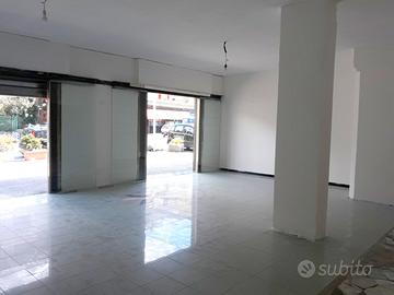 Locale commerciale170 mq con agibilità C/so Europa