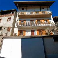 Casa singola con 2 appartamenti indipendenti