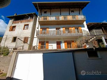 Casa singola con 2 appartamenti indipendenti