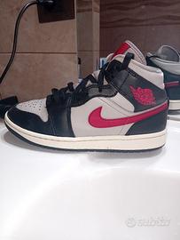 Jordan 1 grigie rosse