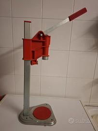 Tappatrice tappi corona