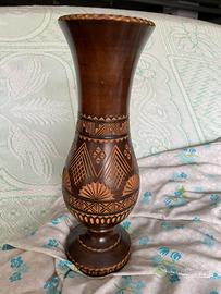 Vaso in legno massiccio