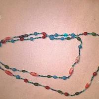 Collana multicolor con pietre naturali