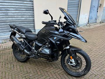 Bmw r 1250 gs triple black