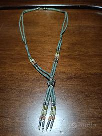 Collana etnica con perline verdi e pendente a farf