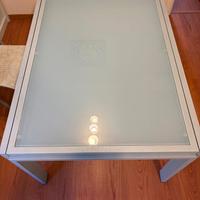 Tavolo acciaio laccato grigio e vetro temperato