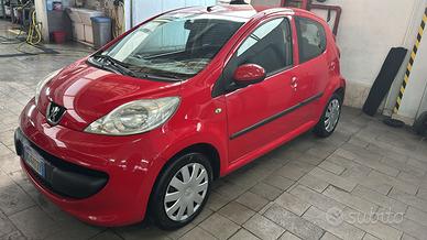 PEUGEOT 107  HDI 1400    clima servo neopatentato