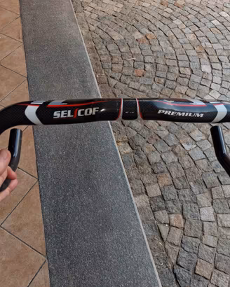 Manubrio bici da corsa in carbonio