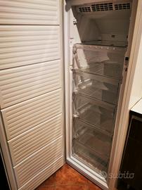 Congelatore NO FROST  con 6 cassetti 