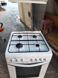 Cucina a gas forno elettrico
