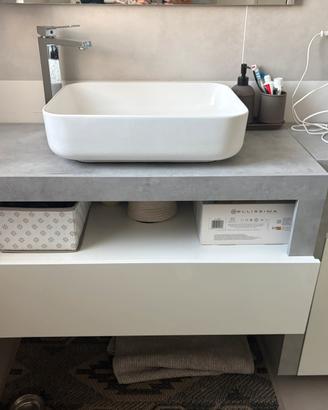 Mobile bagno sospeso