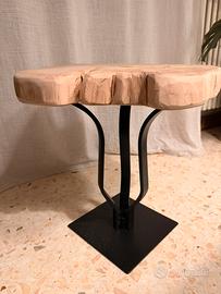 Tavolino in legno di faggio fatto a meno