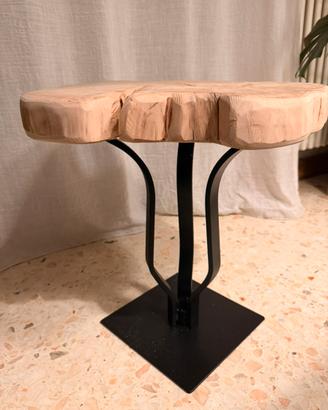 Tavolino in legno di faggio fatto a meno