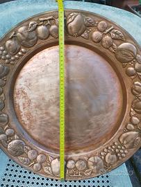 piatto in rame decorato