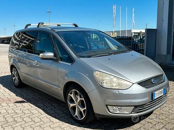 Ford Galaxy 2.2 TDCi 175 CV Ghia DPF